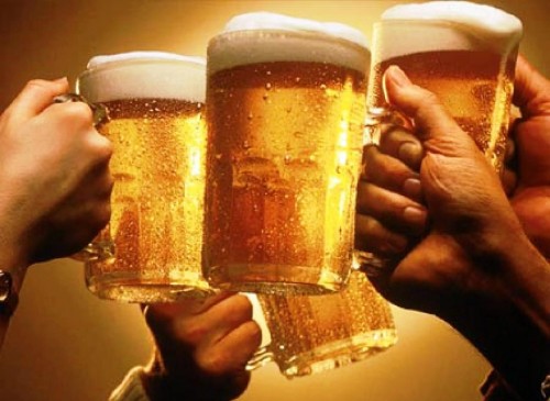 rượu bia còn là yếu tố tác động đến xương khớp của con người, là nguyên nhân gây ra bệnh gout.