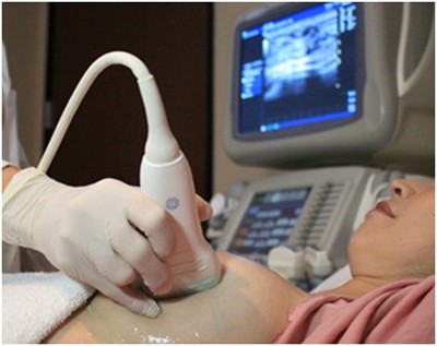 U xơ và u nang tuyến vú đều là những khối u lành tính nhưng bạn cần thường xuyên theo dõi và kiểm tra theo sự chỉ dẫn của bác sĩ