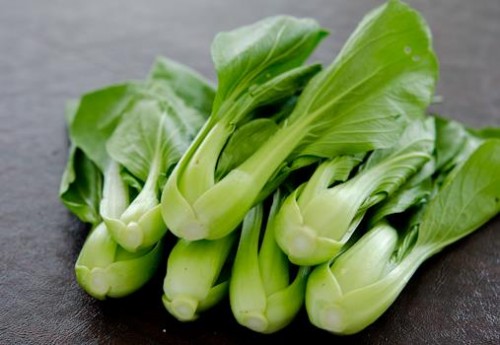 Ít ai biết rằng trong 100 gam rau cải chíp có tới 105 mg canxi. Bên cạnh đó, cải chíp còn có nhiều vita vitamin A, vitamin C, folic axit, sắt, beta carotene và kali…giúp cơ bắp và các dây thần kinh luôn khỏe mạnh, beta carotene còn giảm nguy cơ ung thu phổi và ruột