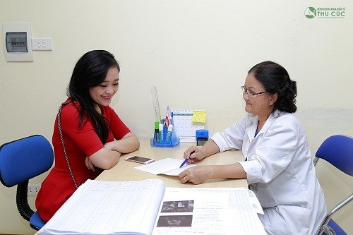 Người bệnh cần đi khám để được các bác sĩ chỉ định phương pháp và hỗ trợ điều trị phù hợp