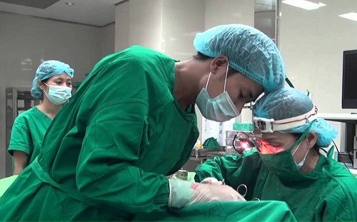 Phẫu thuật cắt amidan là phương pháp được sử dụng trong trường hợp viêm amidan mạn tính