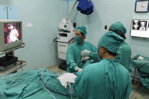 Thời gian tiến hành mổ nội soi thai ngoài tử cung tùy thuộc vào từng trường hợp sẽ khác nhau