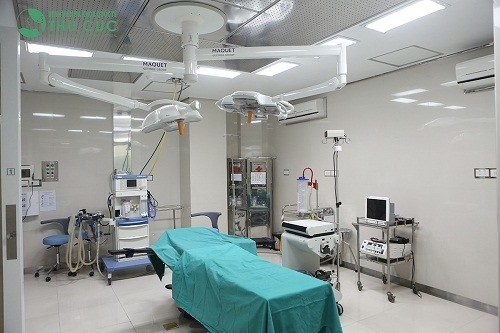Hệ thống phòng mổ vô khuẩn một chiều, cung cấp khí tươi liên tục, đảm bảo cho cho quá trình phẫu thuật được diễn ra an toàn, nhanh chóng, thuận lợi.