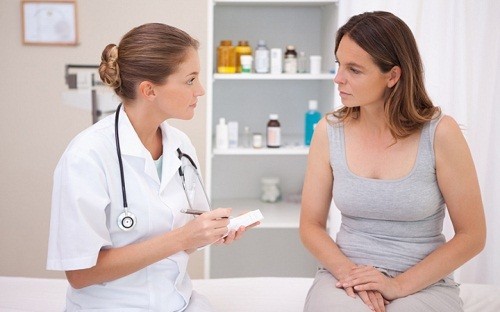 Tùy theo yêu cầu của người bệnh, tình trạng bệnh mà bác sĩ sẽ lựa chọn phương pháp phẫu thuật nội soi bảo tồn hoặc cắt bỏ vị trí thai nằm ngoài tử cung. 