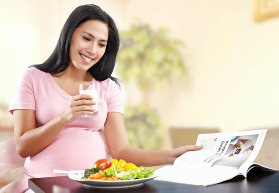 3 tháng cuối, mẹ bầu cần đặc biệt chú ý về chế độ dinh dưỡng.