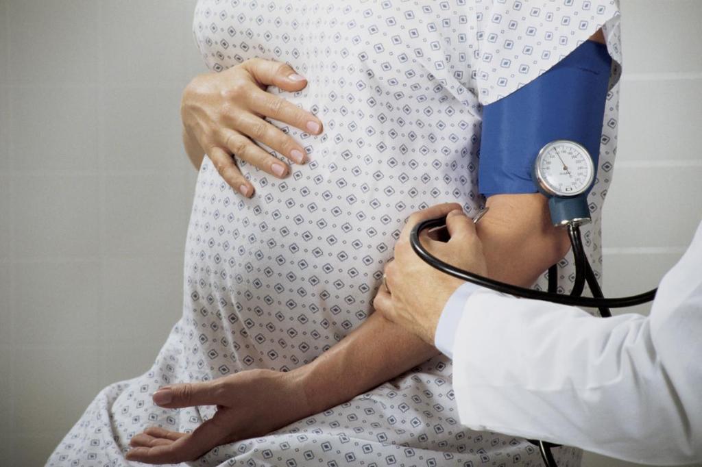 Nhiễm độc thai nghén thai phụ có biểu hiện tăng huyết áp.