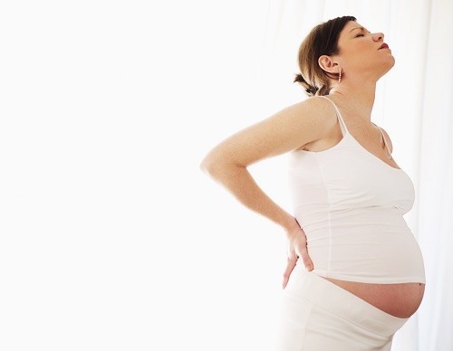 Đau dây chằng thường xuất hiện vào 3 tháng giữa của thai kỳ, với những cơn đau nhẹ, ít và sẽ đau tăng ở 3 tháng cuối của thai kì