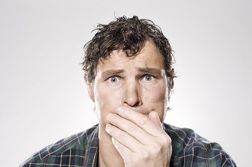 Buồn nôn và ói mửa là một trong những triệu chứng thường gặp nhất khi túi mật có bất thường.