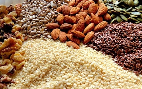 Các loại hạt thường rất giàu chất dinh dưỡng và năng lượng cho người bị xơ phổi