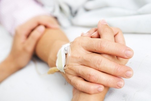 Một số phụ nữ khó có thể chấp nhận được rằng mình không thể có con và không còn kinh nguyệt. 