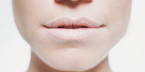 Khô miệng trong nhiều trường hợp lại là triệu chứng của các bệnh lý và vấn đề về sức khỏe, một trong số đó có liên quan tới gan - cơ quan lớn thứ hai của cơ thể.