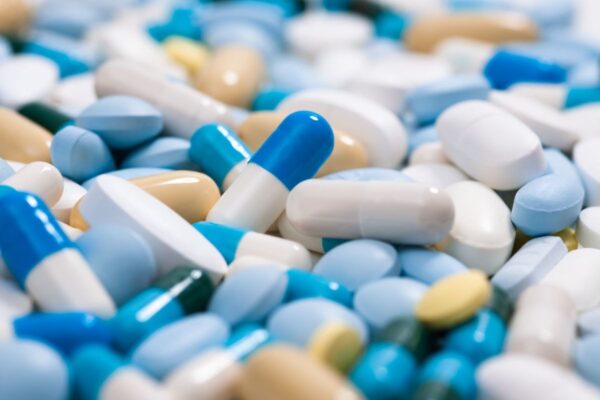 Điều trị polyp mũi có thể sử dụng thuốc hoặc phẫu thuật theo chỉ định