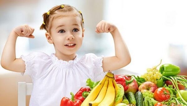 trẻ tăng cân đều đặn