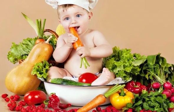 trẻ tăng cân đều đặn