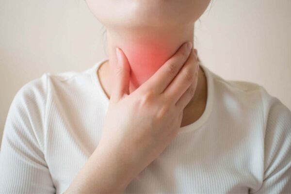 Khàn tiếng, hụt hơi có thể là dấu hiệu cảnh báo bệnh viêm thanh quản