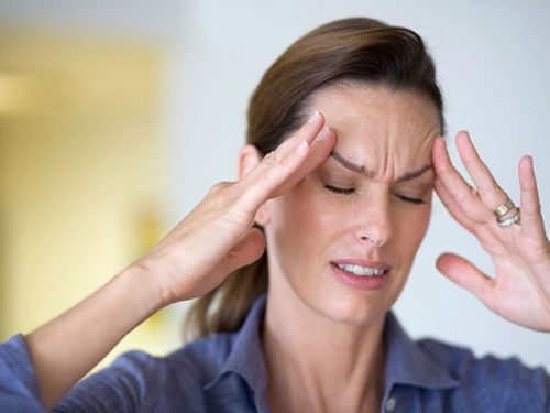 Viêm Cơ Lan Tỏa là gì? Nguyên nhân, triệu chứng và cách điều trị 2 Viêm cơ lan tỏa gây mệt mỏi ủ rũ và đau đầu