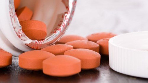 Viêm Cơ Má là gì? Triệu chứng, nguyên nhân và cách điều trị 3 Thuốc giảm đau được dùng trong điều trị viêm cơ má