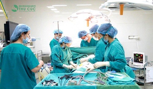 Phẫu thuật nội soi loại bỏ sỏi niệu quản an toàn hiệu quả tại bệnh viện Thu Cúc