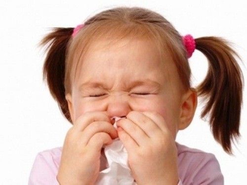 Trẻ bị viêm đường hô hấp thường gặp vào mùa lạnh