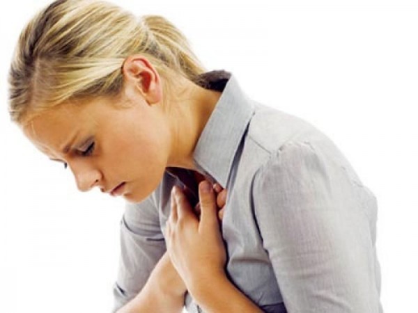Khó thở là dấu hiệu đầu tiên và là dấu hiệu đặc trưng nhất của chứng bệnh phù phổi
