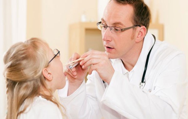 Bạn nên đến cơ sở chuyên khoa để được tư vấn và thăm khám khi viêm mũi họng xuất tiết