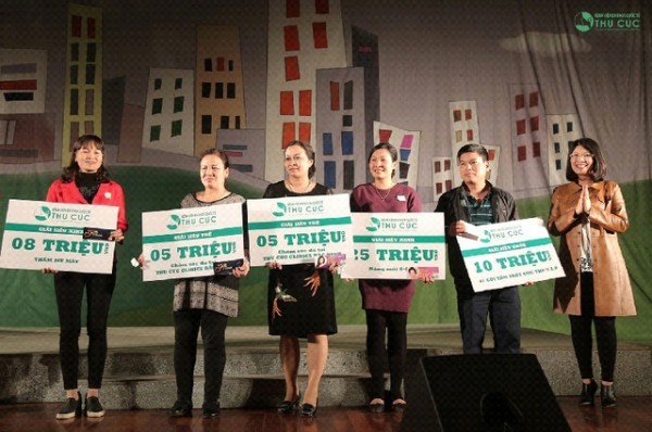 Trong chương trình, ngoài thưởng thức hài kịch, khán giả còn nhận được những giải thưởng lớn từ Bệnh viện Thu Cúc trong màn bốc thăm may mắn với giá trị giải thưởng lên đến hơn 100 triệu đồng.