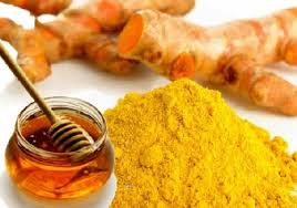 Củ nghệ tươi có khả năng chữa tình trạng loét dạ dày và hạn chế khả năng tiết dịch vị của dạ dày. Ngoài ra, tinh chất nghệ giàu tính kiềm giúp trung hòa độ axit trong dịch vị; nghệ vàng cũng giúp chống viêm, chữa lành những vết loét trong dạ dày nên ông bà ta thường sử dụng nghệ vàng cùng với mật ong nhằm cho ra một bài thuốc dân gian chữa đau dạ dày do dư dịch vị. Mật ong còn có khả năng trung hòa, giảm những kích ứng nơi dạ dày. Bạn dùng 