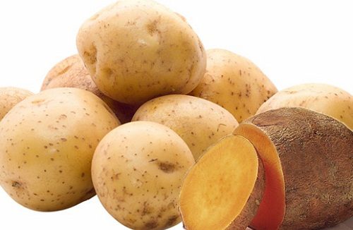 Uống một chút nước ép khoai tây, gừng và cát cánh sẽ giúp cơn đau dạ dày giảm đi rõ rệt, đặc biệt là trường hợp bị bệnh thể hư hàn. Bạn hãy lấy 100gr khoai tây, 10gr gừng tươi hòa cùng 30gr cát cánh đem ép lấy nước. Bài thuốc này có thể giúp bạn tăng cường khí huyết và chống buồn nôn. Liều lượng vừa đủ cho bệnh nhân đau dạ dày là khoảng 30ml mỗi ngày.
