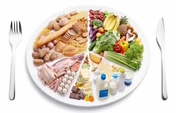 Đau bụng và đi ngoài khi ăn đồ ăn lạ