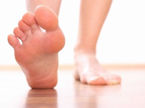 Gãy xương gót chân hay gãy xương calcaneus là tình trạng xương gót chân bị gãy một phần hoặc toàn phần