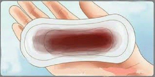 Kinh nguyệt ra ít và có màu nâu đen