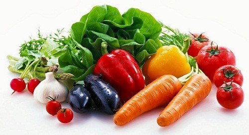 Bệnh nhân men gan cao nên bổ sung đầy đủ chất dinh dưỡng, ăn nhiều rau quả tươi