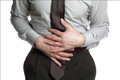 Buồn nôn, ói mửa và ợ nóng là dấu hiệu của đau bụng dưới dạng bệnh lý