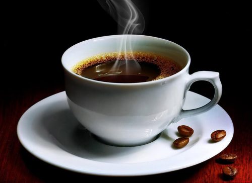 Những thực phẩm có chất kích thích thần kinh như cà phê, sôcôla, trà... đều phải kiêng.
