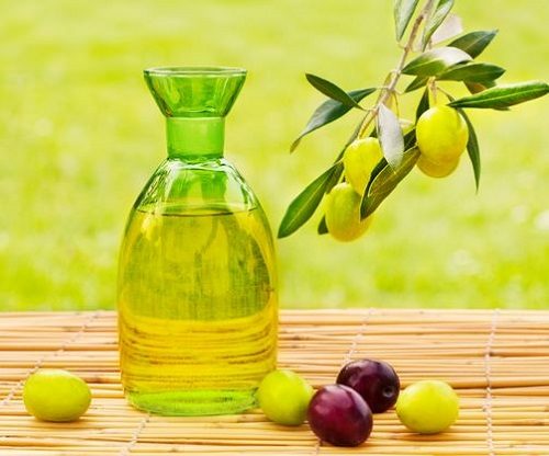 Nên sử dụng dầu o liu, dầu hạt cải, dầu đậu nành, dầu lanh... cho người bệnh trĩ.