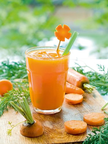 Người bệnh táo bón có thể ăn cà rốt để cải thiện chứng táo bón.