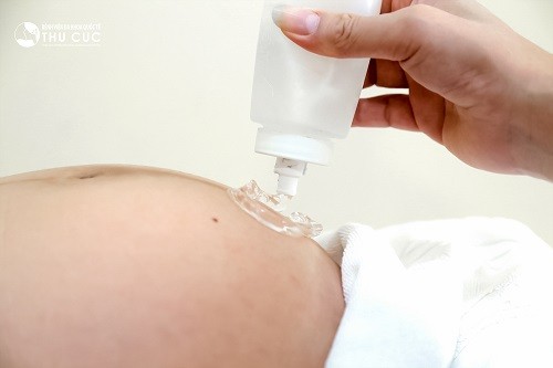 Ngay khi có dấu hiệu bị nhiễm HIV, mẹ bầu cần được kiểm tra, thăm khám và có hướng điều trị kịp thời
