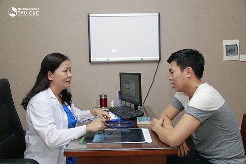 Người bệnh cần tới ngay các cơ sở y tế, bệnh viện có khoa Ung bướu để được thăm khám, chỉ định làm xét nghiệm cụ thể để chẩn đoán sớm bệnh