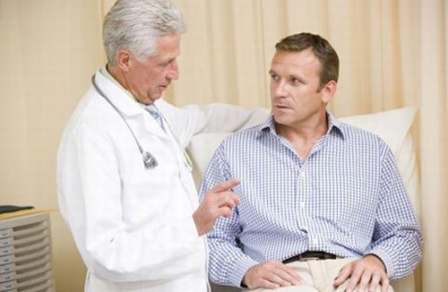 Bạn nên đến cơ sở chuyên khoa để được thăm khám và điều trị khi nghi ngờ bệnh gút