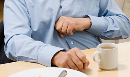 Bị rối loạn chức năng tiêu hóa sẽ gây ra chứng bệnh táo bón hoặc tiêu chảy, ợ nóng, ợ chua...