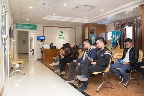 Khi có dấu hiệu đau bụng dưới và hậu môn, người bệnh cần tới bệnh viện để thăm khám, kiểm tra