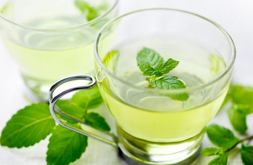  Lá bạc hà có tác dụng hỗ trợ tiêu hóa và có công dụng tốt trong việc điều trị bệnh đau dạ dày