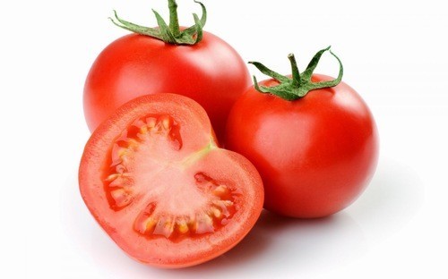 Cà chua còn giàu dưỡng chất hơn với khoảng trên 20 loại vitamin và khoáng chất như: vitamin A, C và K.