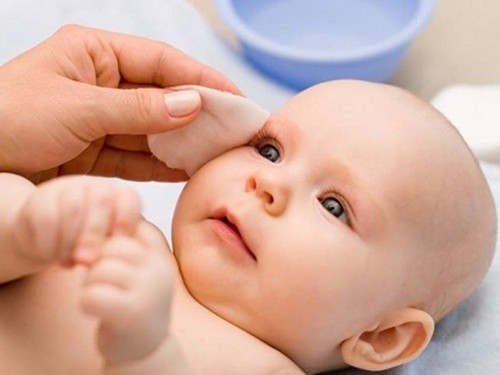 Thông lệ đạo giúp giải quyết tắc tuyến lệ bẩm sinh ở trẻ
