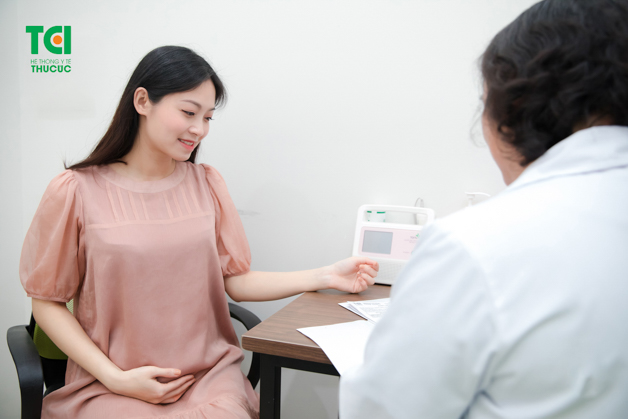Tại Bệnh viện Thu Cúc, bác sĩ sẽ đưa ra những lời khuyên hữu ích trong chế độ ăn uống, sinh hoạt sau khi mổ u xơ tử cung.