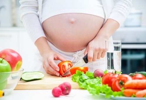 Chị em cần lựa chọn những thực phẩm phù hợp trong ăn uống hàng ngày sẽ giúp chữa trị chứng ợ nóng nhanh chóng