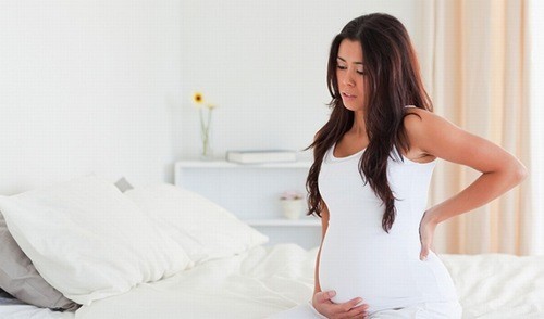 Có thai ra máu nâu là tình trạng khiến các thai phụ lo lắng