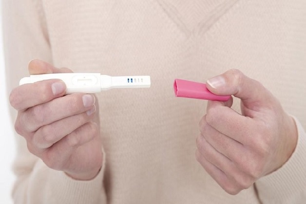 Có thể thực hiện thử thai tại nhà sau khi quan hệ 7-10 ngày, và chính xác nhất là sau khi chậm kinh 7 ngày