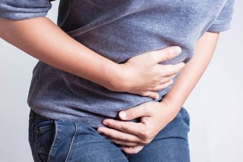 Ngộ độc thực phẩm hoặc mắc các bệnh lý ở đường tiêu hóa cũng gây ra tình trạng đau bụng đi ngoài ngay sau khi ăn