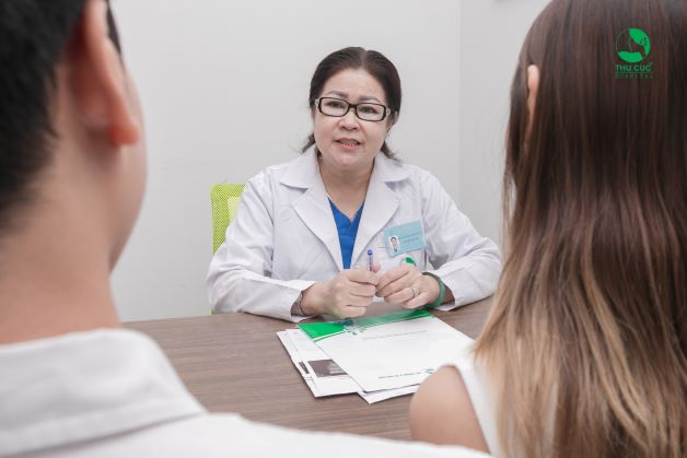 Khi nghi ngờ thai ngoài tử cung, người bệnh cần đi khám, tuân theo chỉ định của bác sĩ để xử trí kịp thời.